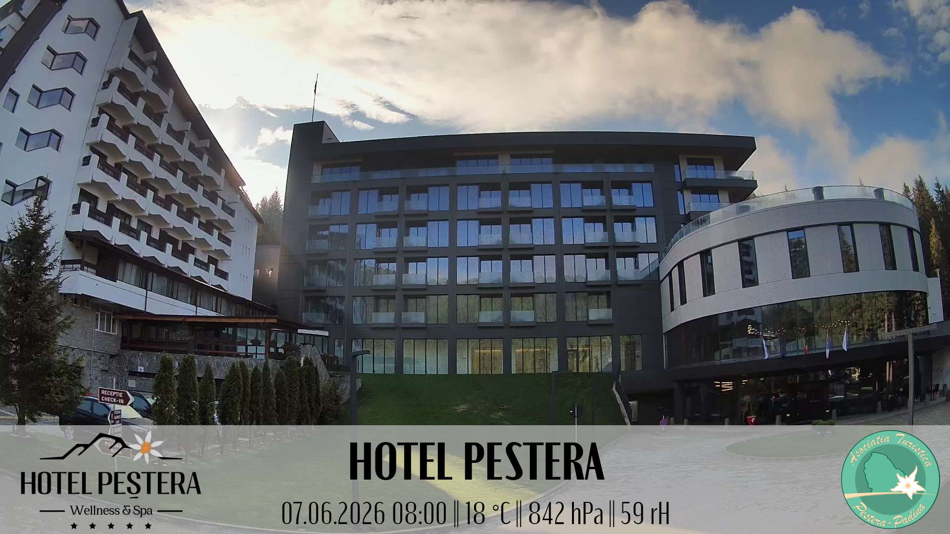 Imagine live Hotel Peștera, Hotel Peștera, Munții Bucegi