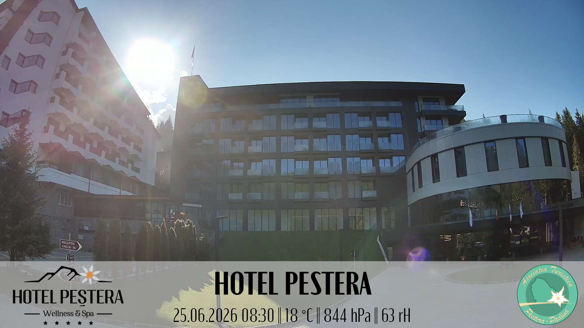 Imagine live Hotel Peștera, Hotel Peștera, Munții Bucegi