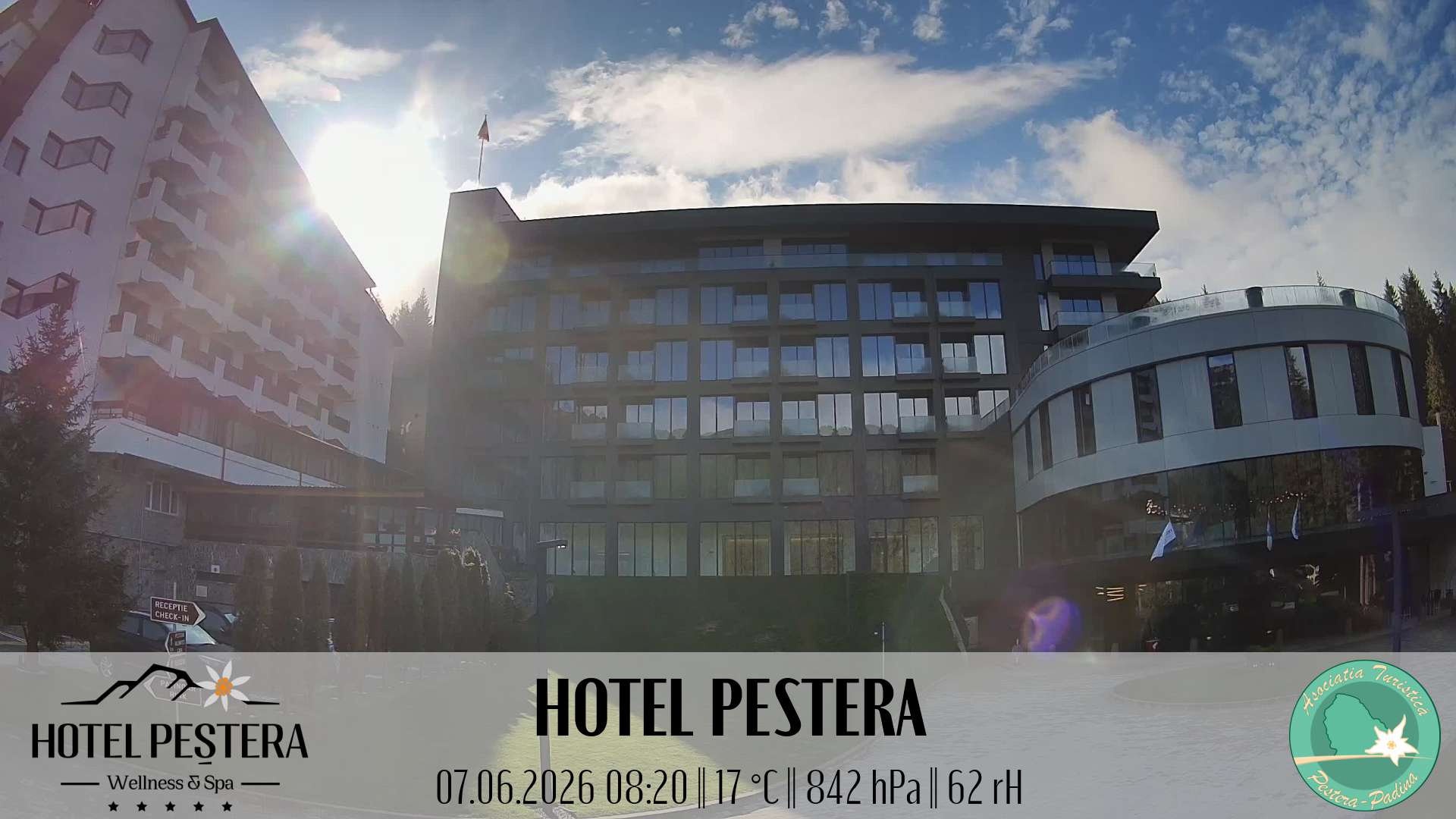 Imagine live Hotel Peștera, Hotel Peștera, Munții Bucegi