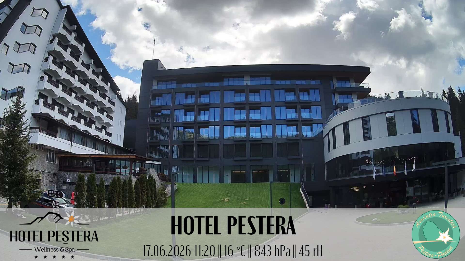 Imagine live Hotel Peștera, Hotel Peștera, Munții Bucegi
