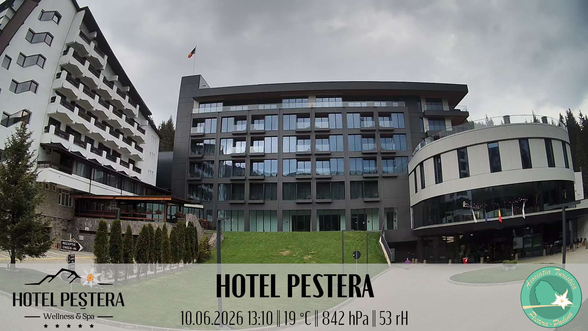 Imagine live Hotel Peștera, Hotel Peștera, Munții Bucegi