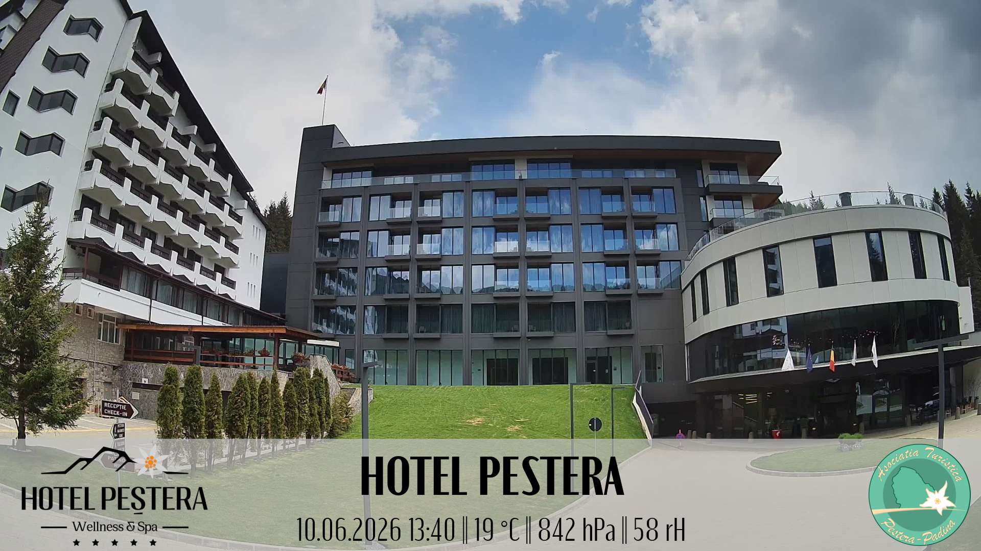 Imagine live Hotel Peștera, Hotel Peștera, Munții Bucegi