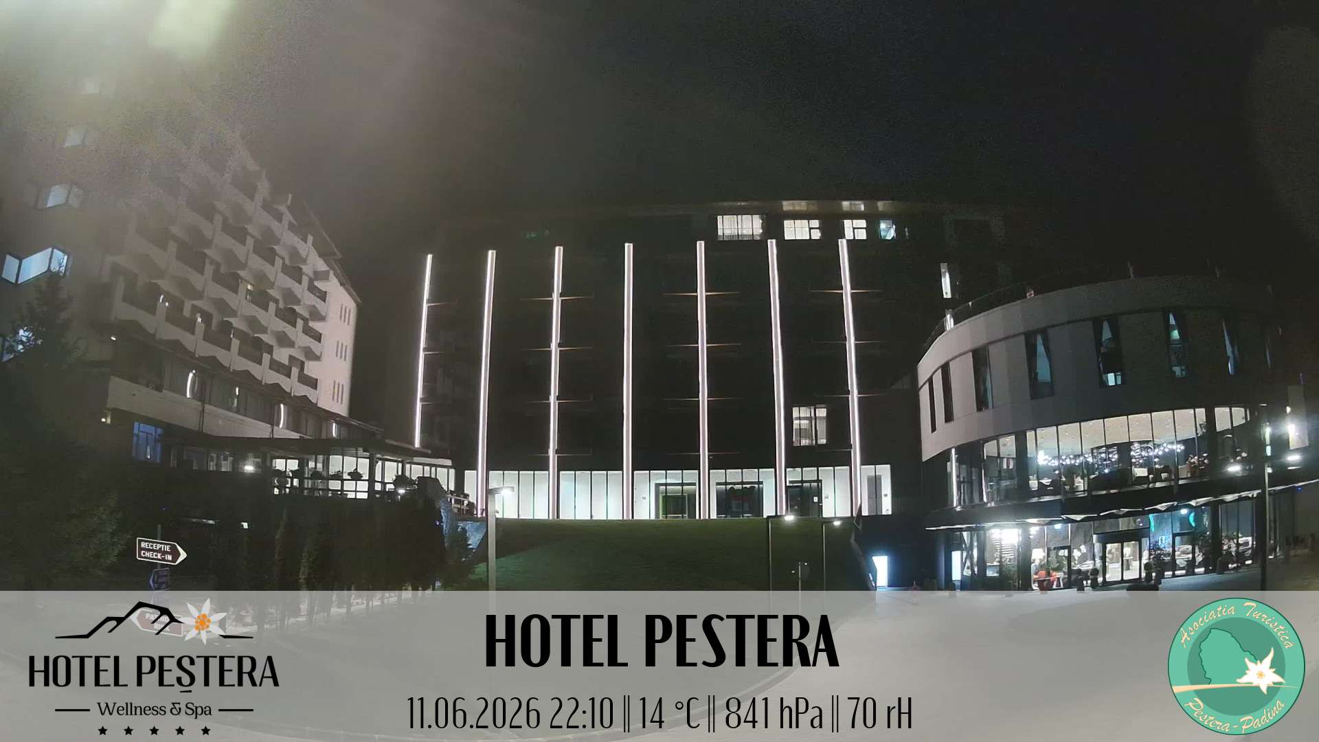 Imagine live Hotel Peștera, Hotel Peștera, Munții Bucegi