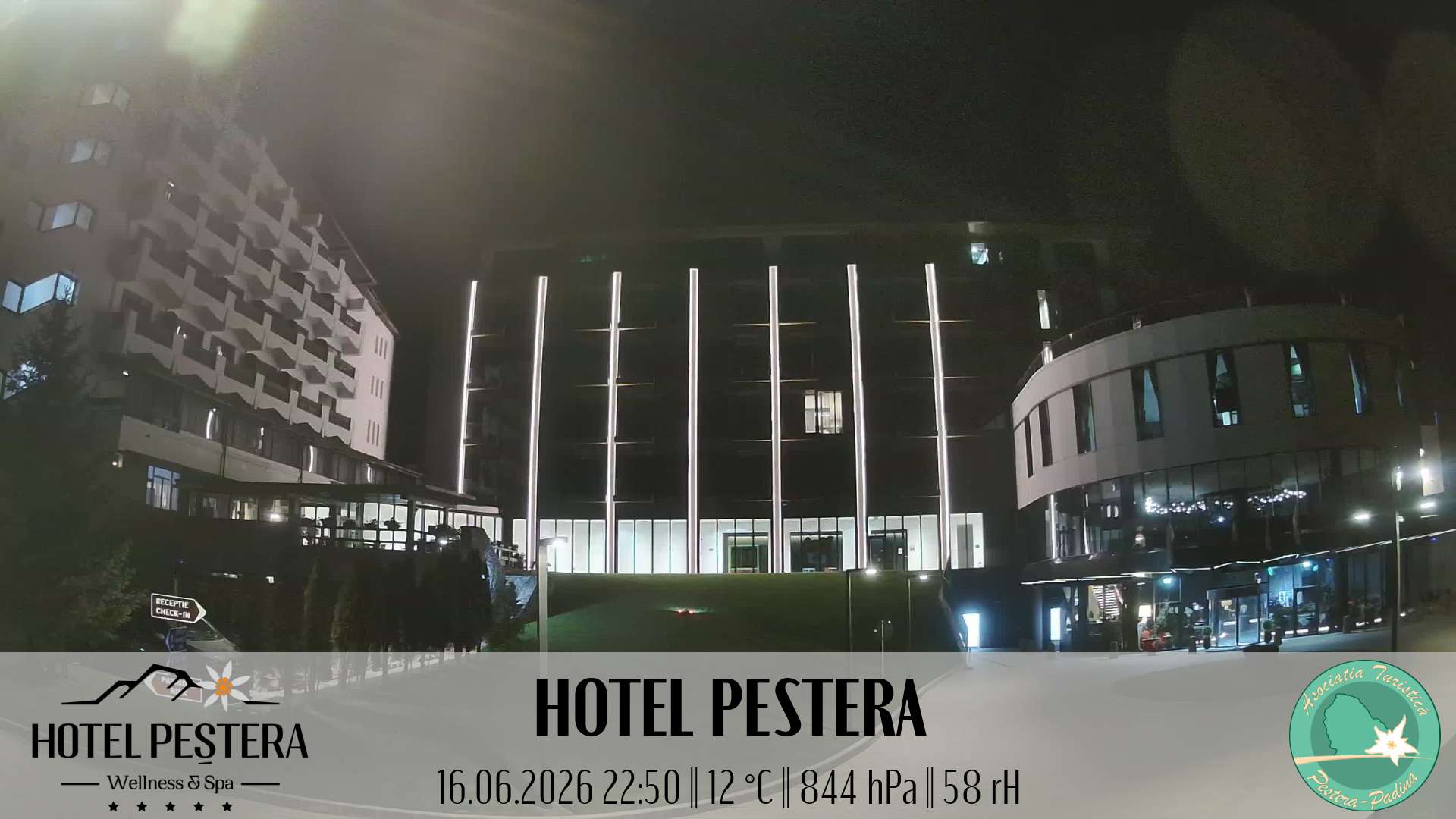 Imagine live Hotel Peștera, Hotel Peștera, Munții Bucegi