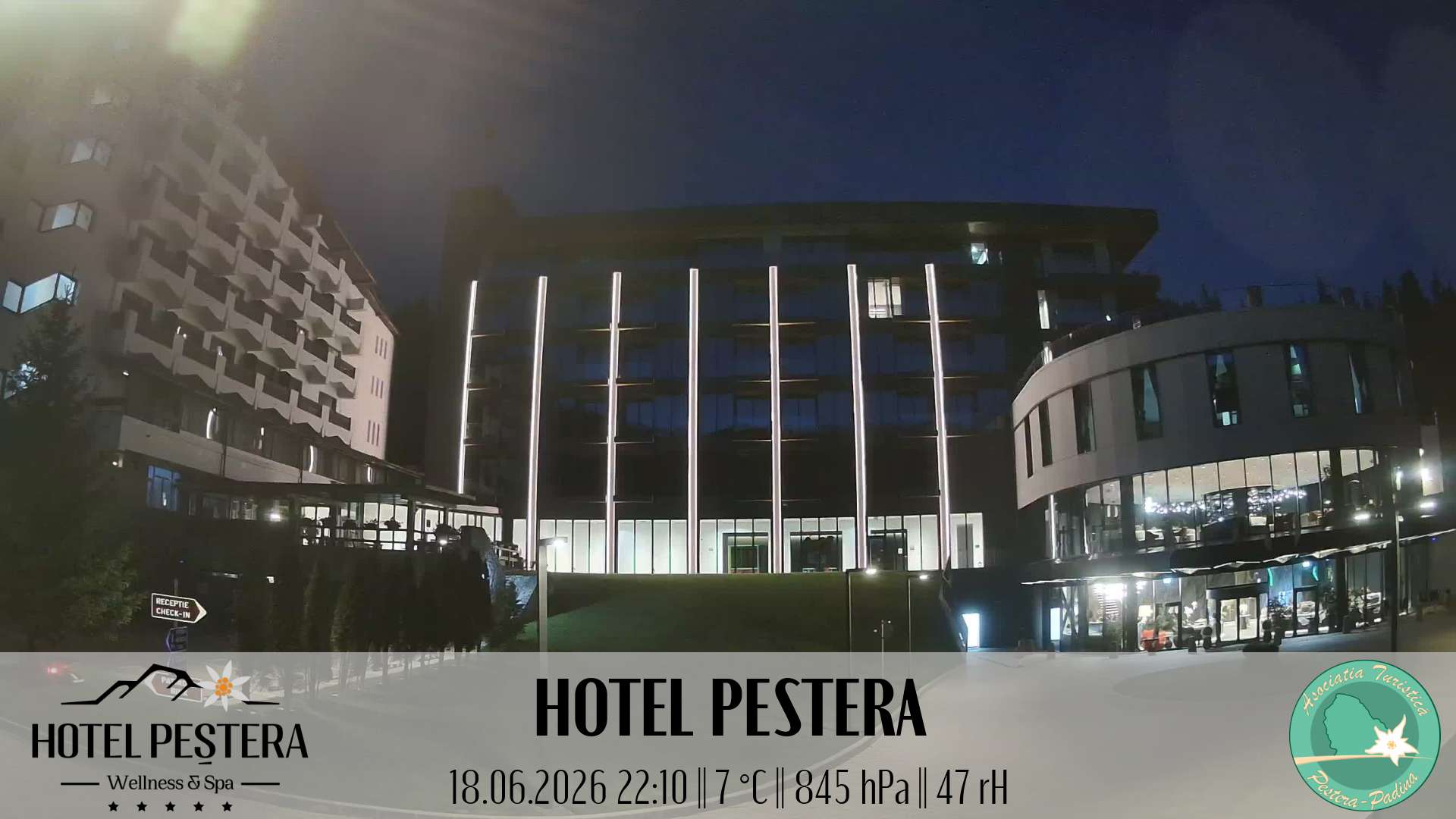 Imagine live Hotel Peștera, Hotel Peștera, Munții Bucegi