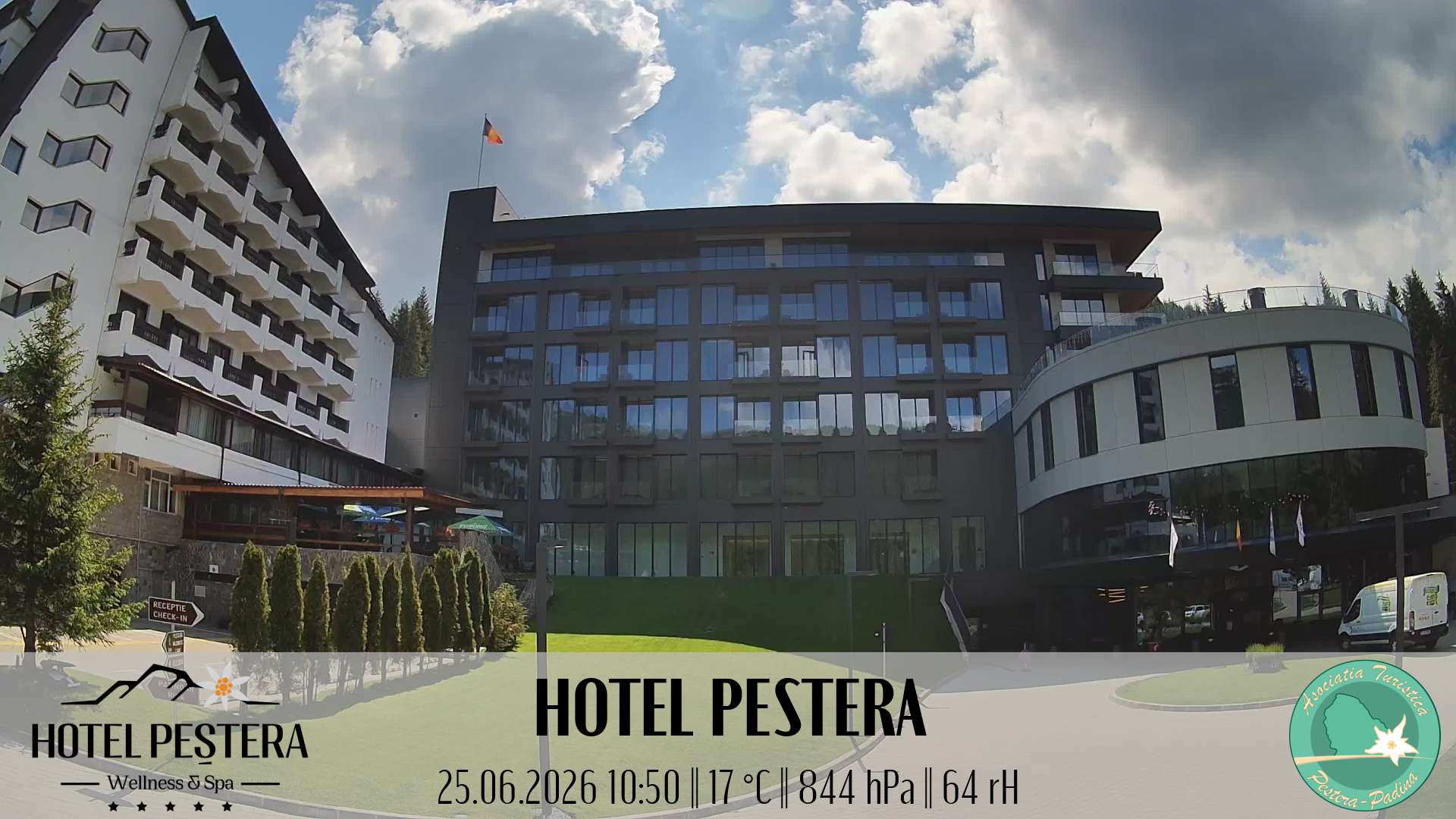 Imagine live Hotel Peștera, Hotel Peștera, Munții Bucegi