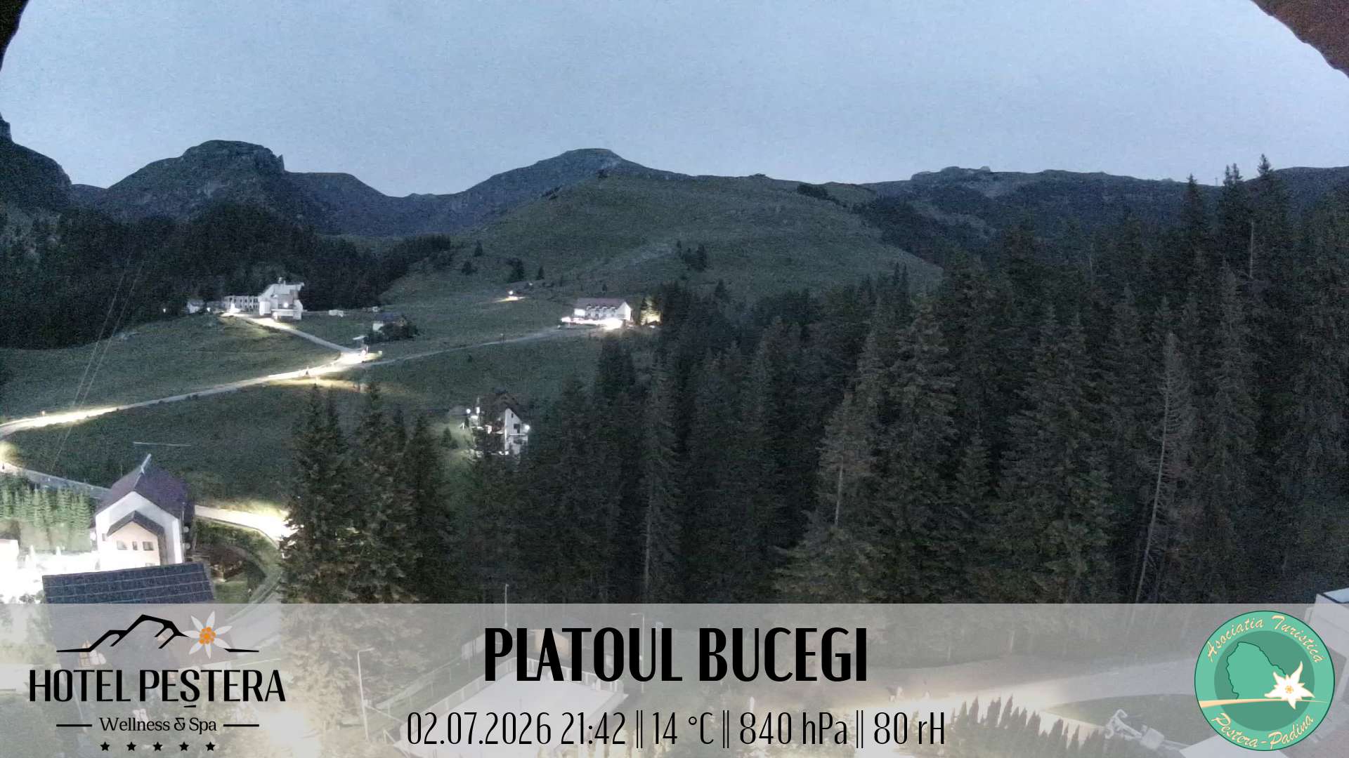 Imagine live Platoul Bucegi, Hotel Peștera, Munții Bucegi