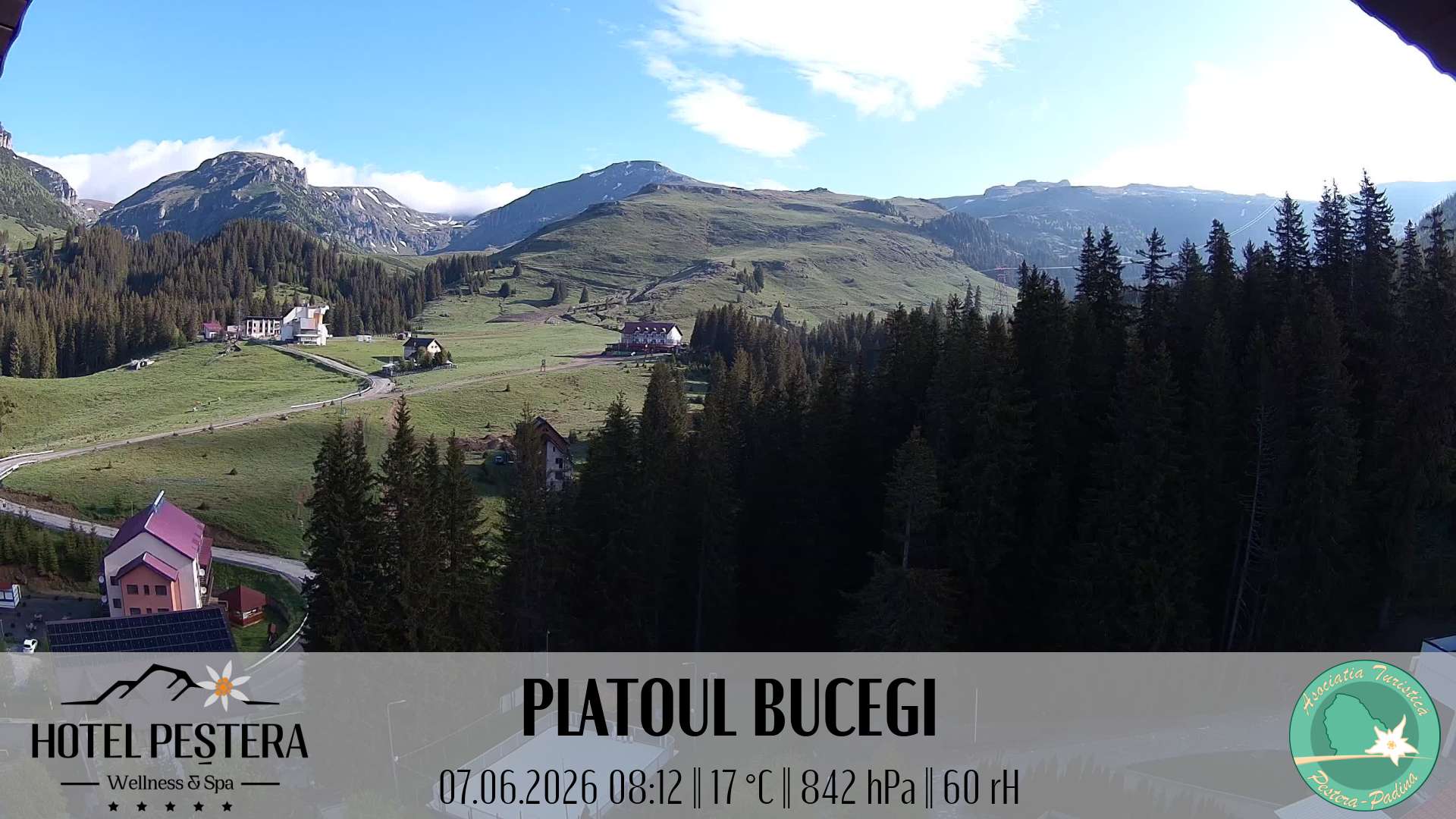 Imagine live Platoul Bucegi, Hotel Peștera, Munții Bucegi
