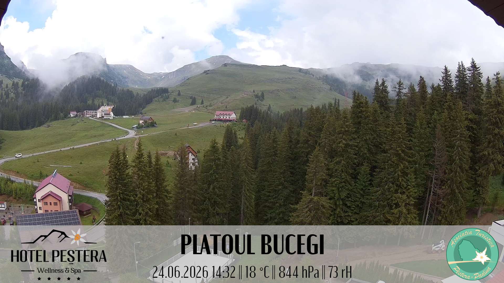 Imagine live Platoul Bucegi, Hotel Peștera, Munții Bucegi