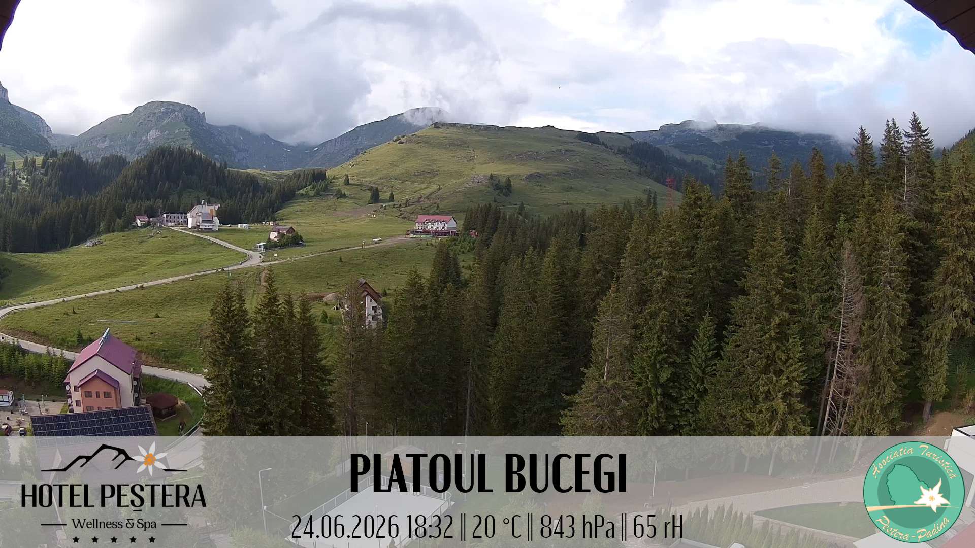 Imagine live Platoul Bucegi, Hotel Peștera, Munții Bucegi