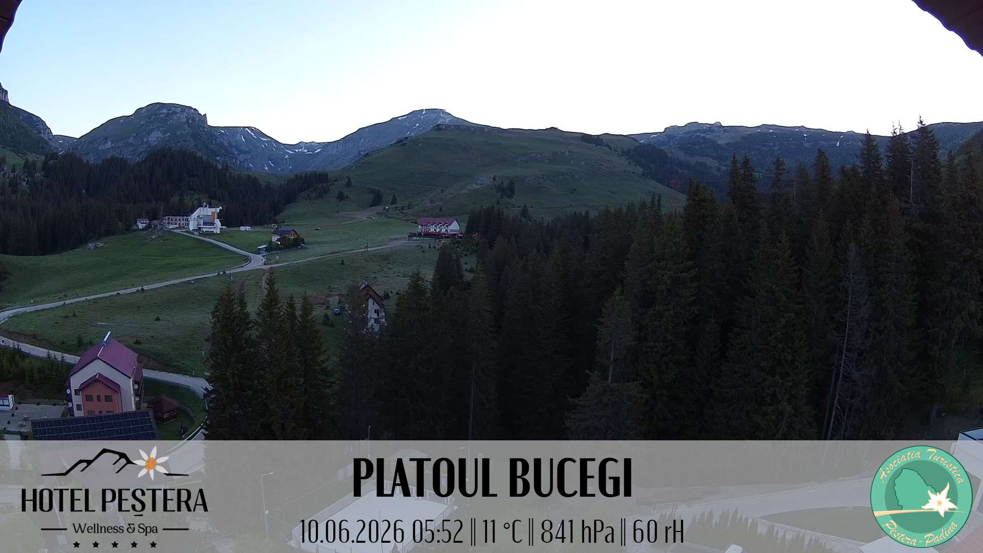 Imagine live Platoul Bucegi, Hotel Peștera, Munții Bucegi