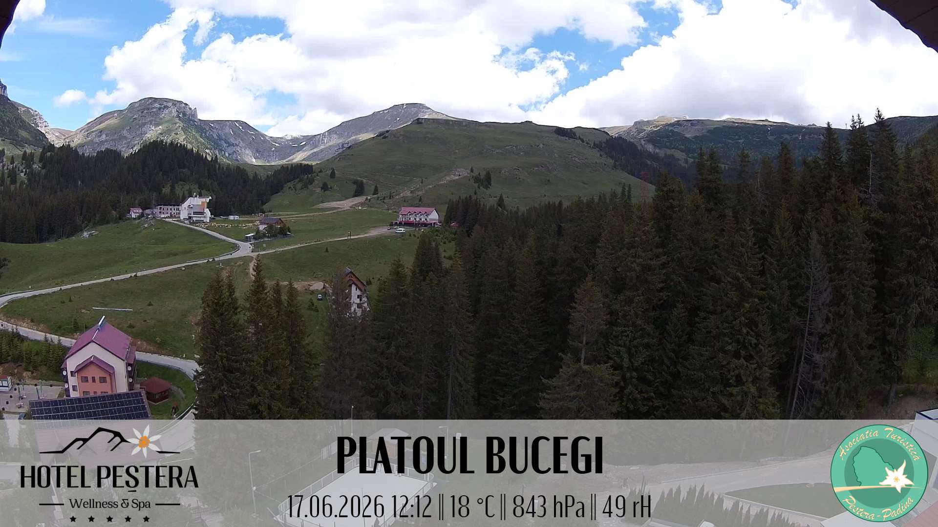 Imagine live Platoul Bucegi, Hotel Peștera, Munții Bucegi