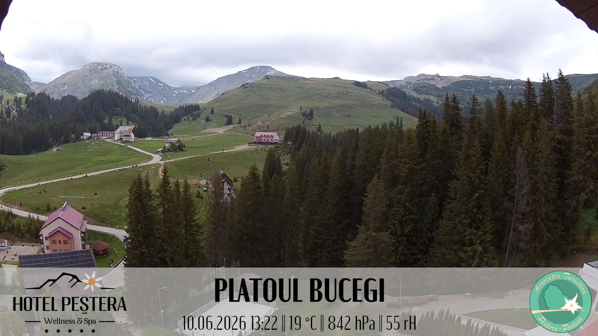 Imagine live Platoul Bucegi, Hotel Peștera, Munții Bucegi