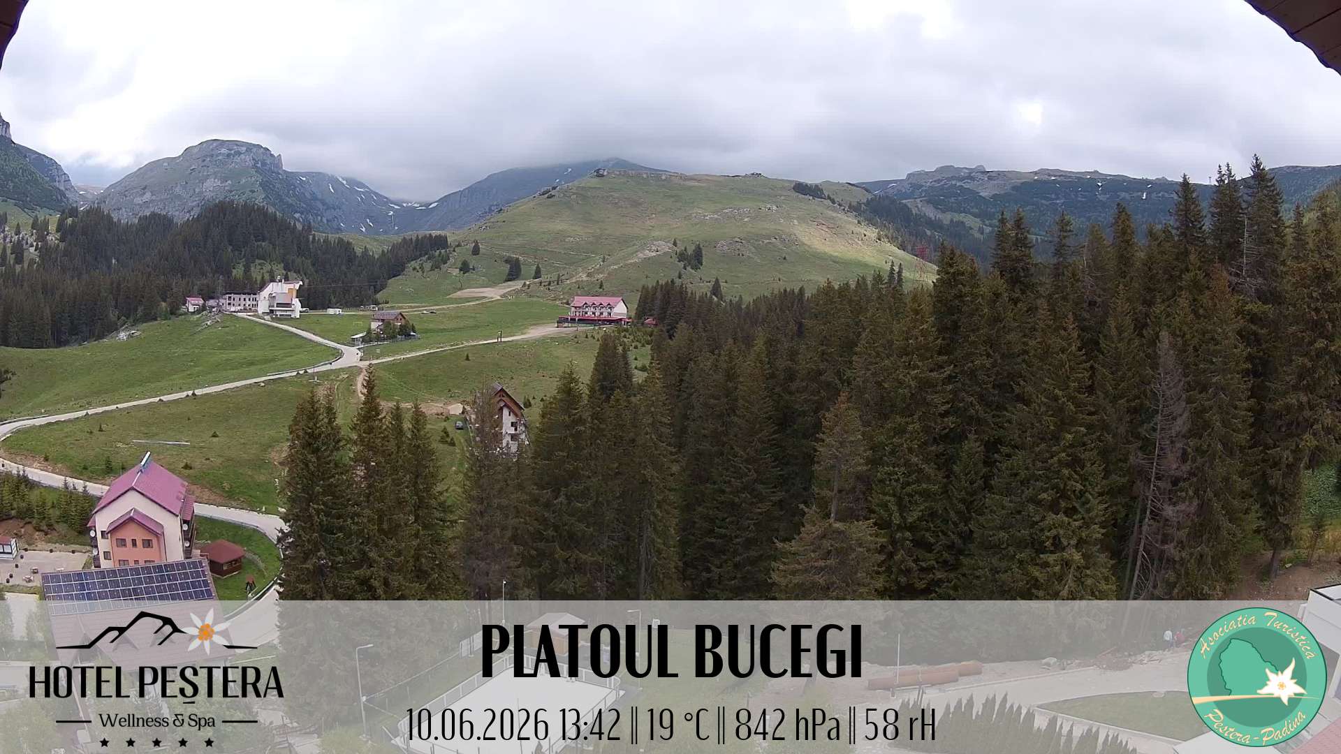 Imagine live Platoul Bucegi, Hotel Peștera, Munții Bucegi