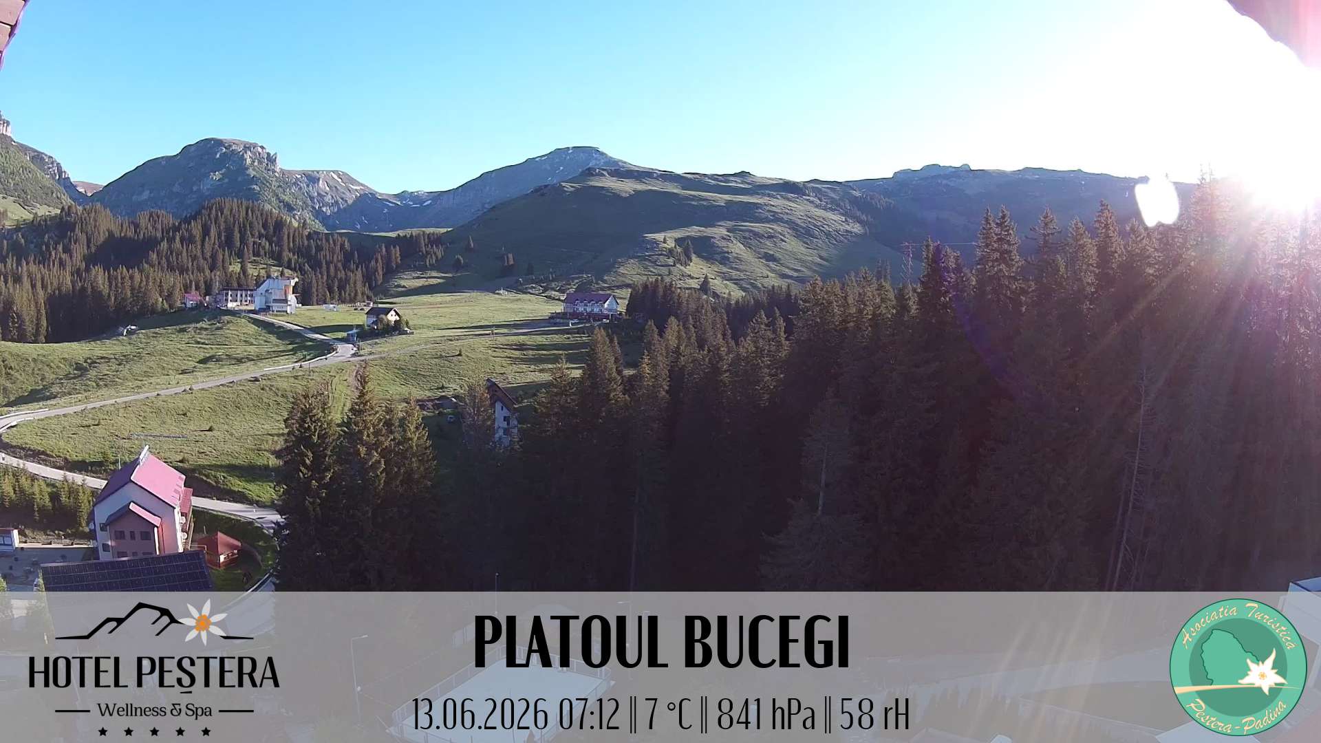 Imagine live Platoul Bucegi, Hotel Peștera, Munții Bucegi