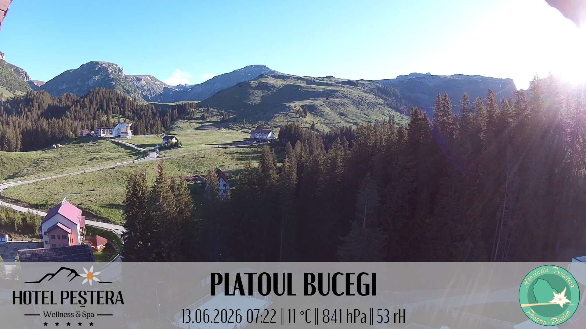 Imagine live Platoul Bucegi, Hotel Peștera, Munții Bucegi