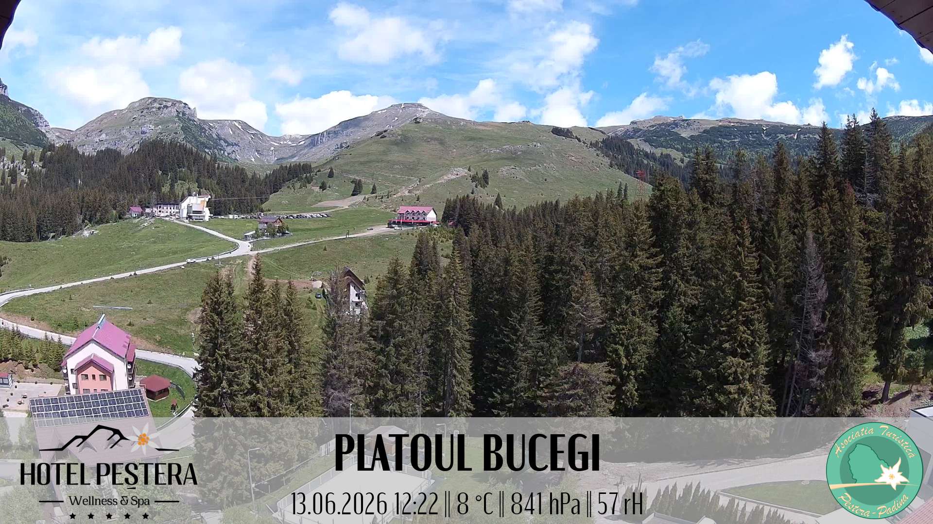 Imagine live Platoul Bucegi, Hotel Peștera, Munții Bucegi