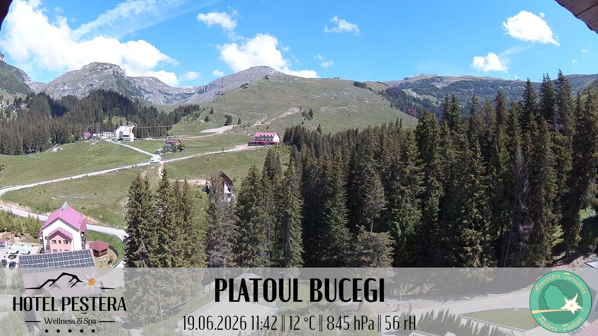 Imagine live Platoul Bucegi, Hotel Peștera, Munții Bucegi