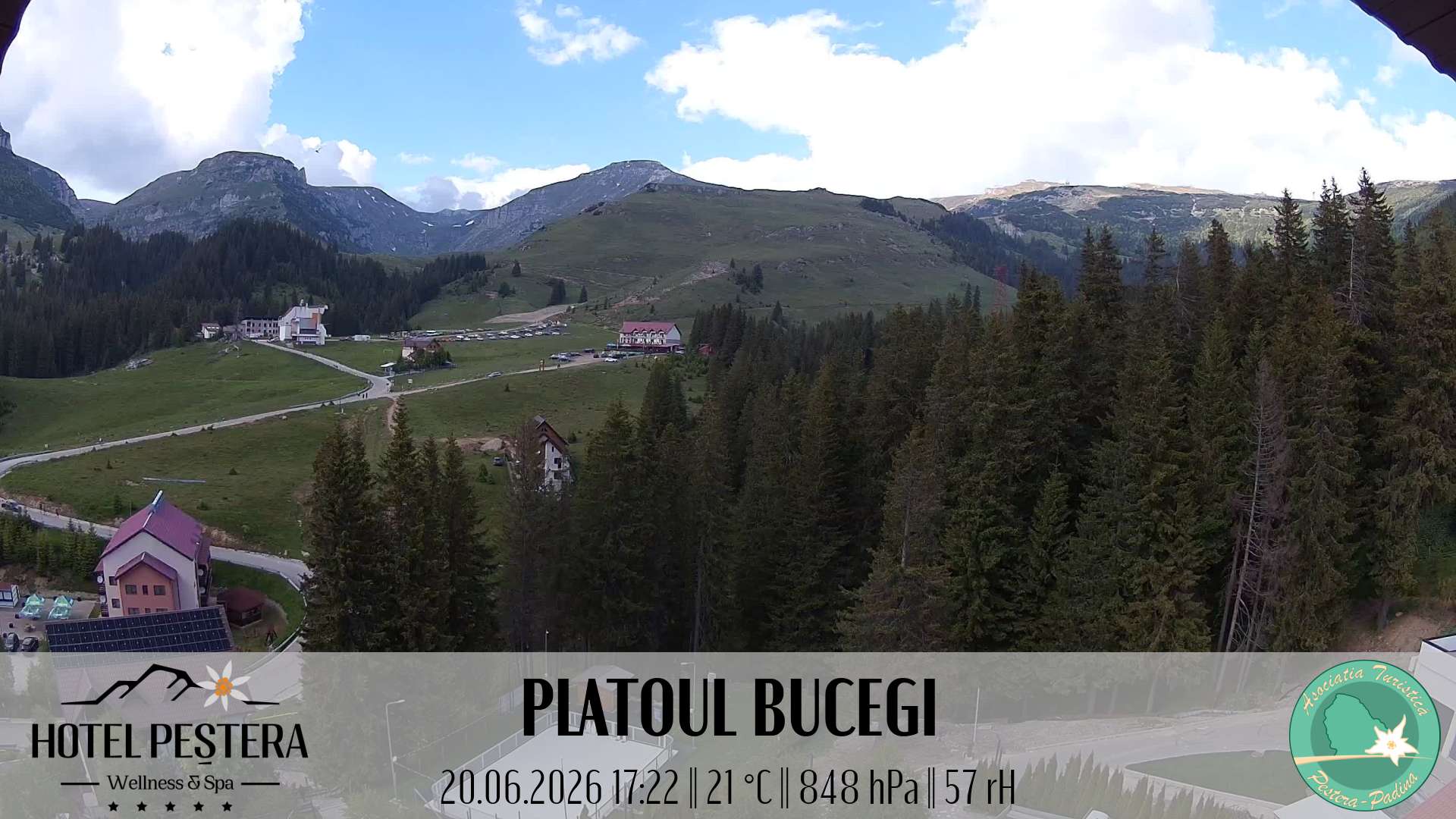 Imagine live Platoul Bucegi, Hotel Peștera, Munții Bucegi