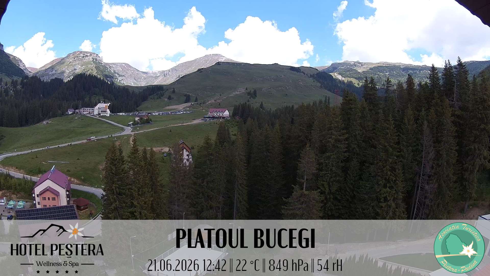 Imagine live Platoul Bucegi, Hotel Peștera, Munții Bucegi