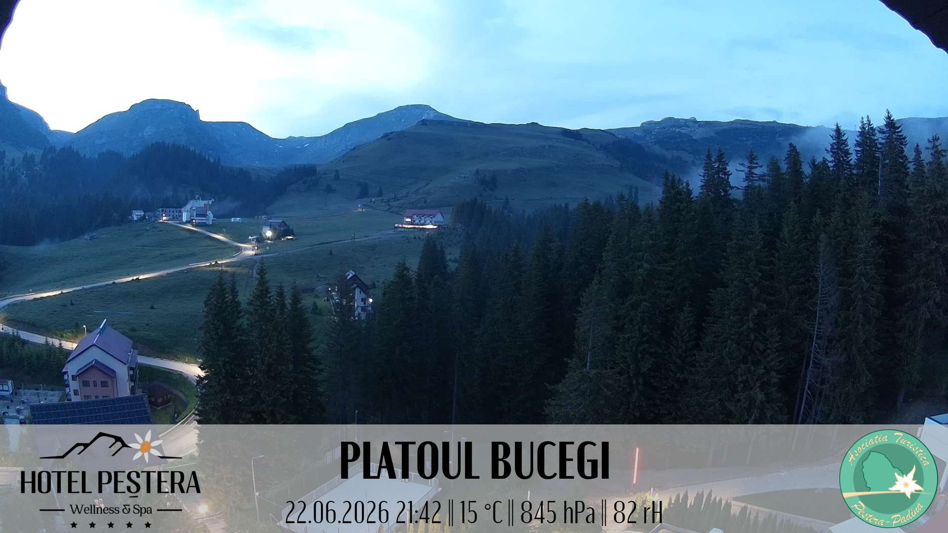 Imagine live Platoul Bucegi, Hotel Peștera, Munții Bucegi