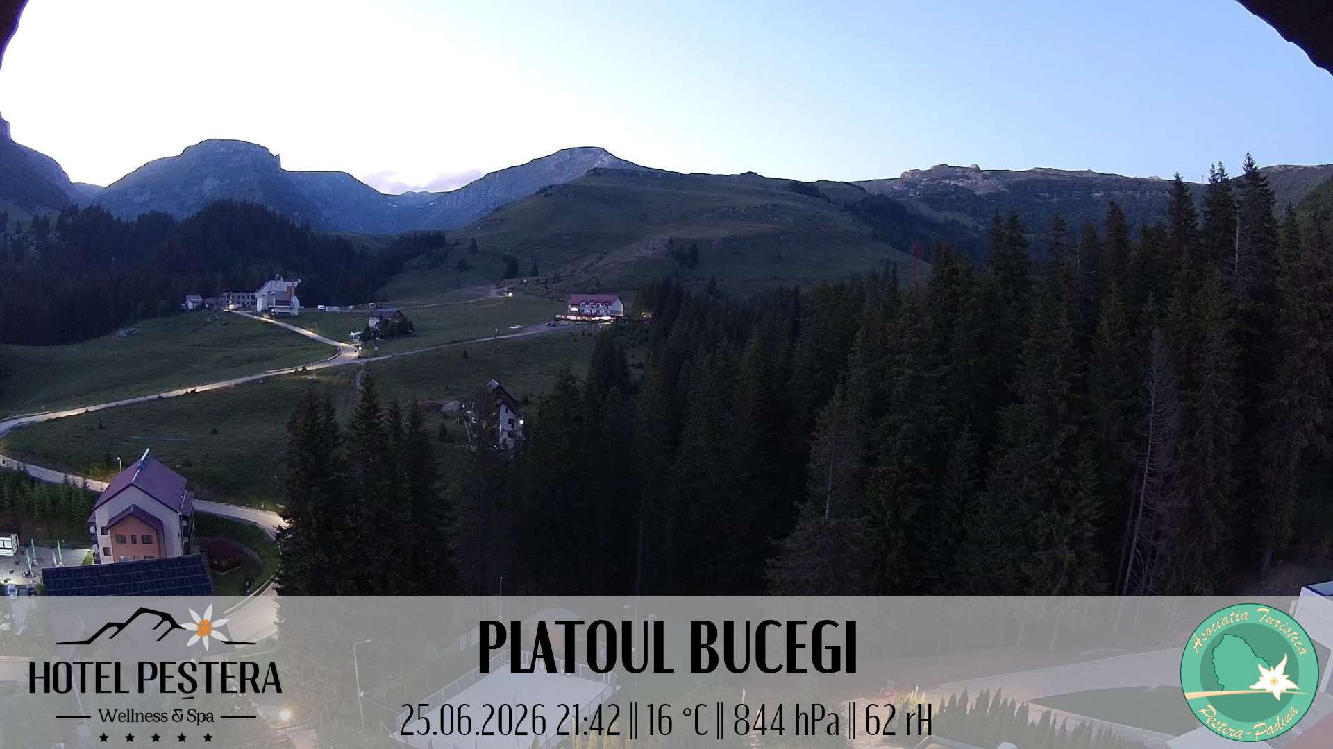 Imagine live Platoul Bucegi, Hotel Peștera, Munții Bucegi